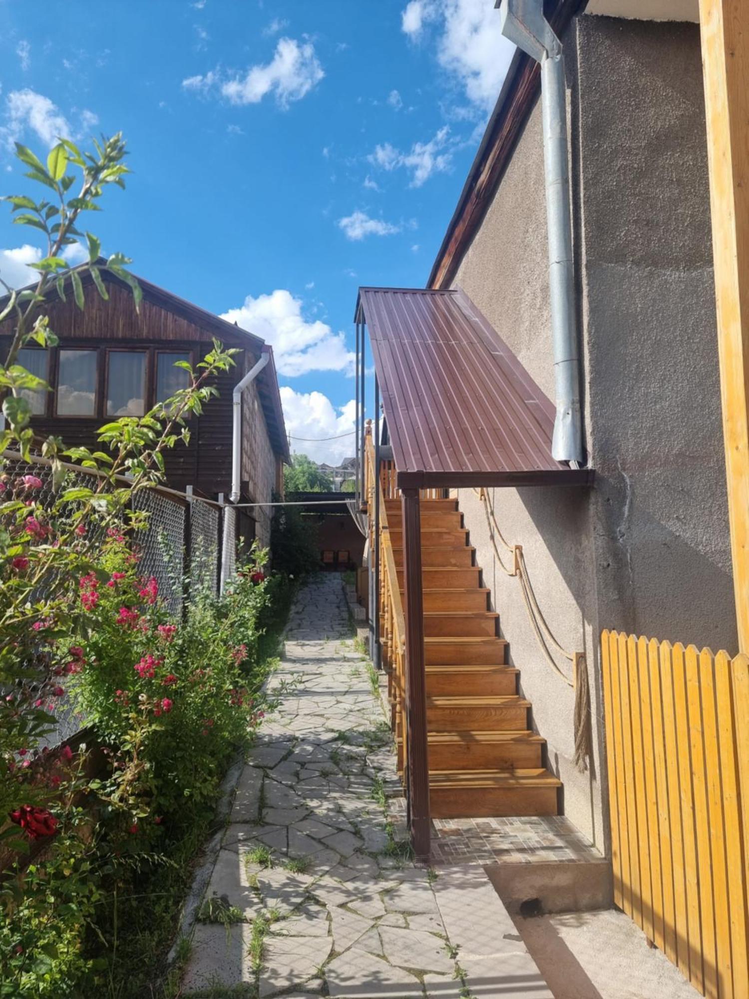 New Horizons , Apartment With 5 Bedrooms, Whole Apartment, Апартмент Целиком ディリジャン エクステリア 写真